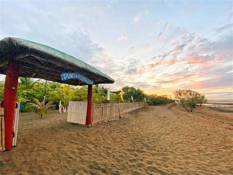 Puntaroma Beach Resort .